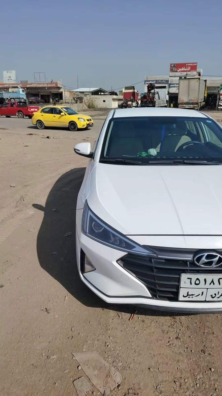 السلام عليكم النتره 2019رقم اربيل بسمي سنويه جديده هزه جديده لون ابيضّ عادي مو صدفي كير ايتي مكينه شرط كير شرط مكينه ما مفتوحه وله طاخه صبانه سيره صار سنه ما طالعه ماشيه ٣٠ الف جديده بمعنه الكلام  بيه صبق جاملق السايق ما مفتوح السعر عل الخاص *********** الكورك بي وتس اب 
السيه خبرني علي ***********
