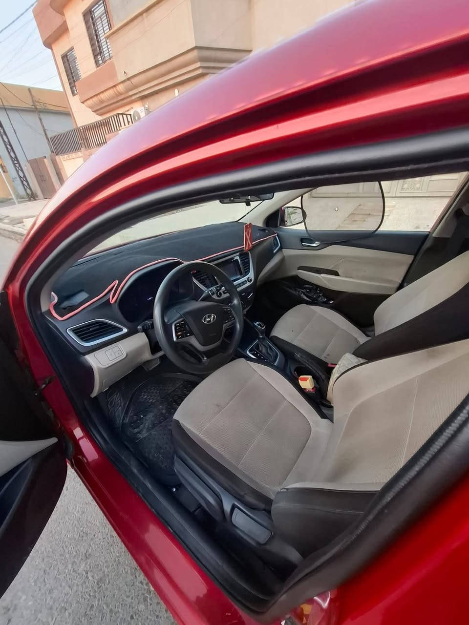 السلام عليكم
سيارة اكسنت ٢٠١٩ للبيع 
رقم اربيل تحويل وكالة مع الشرعي 
ضررها نص باب ونص جاملغ 
محرك gdi حجم ١٦
كير at
السعر    ١٢٠ 
رقم الموبايل ***********
