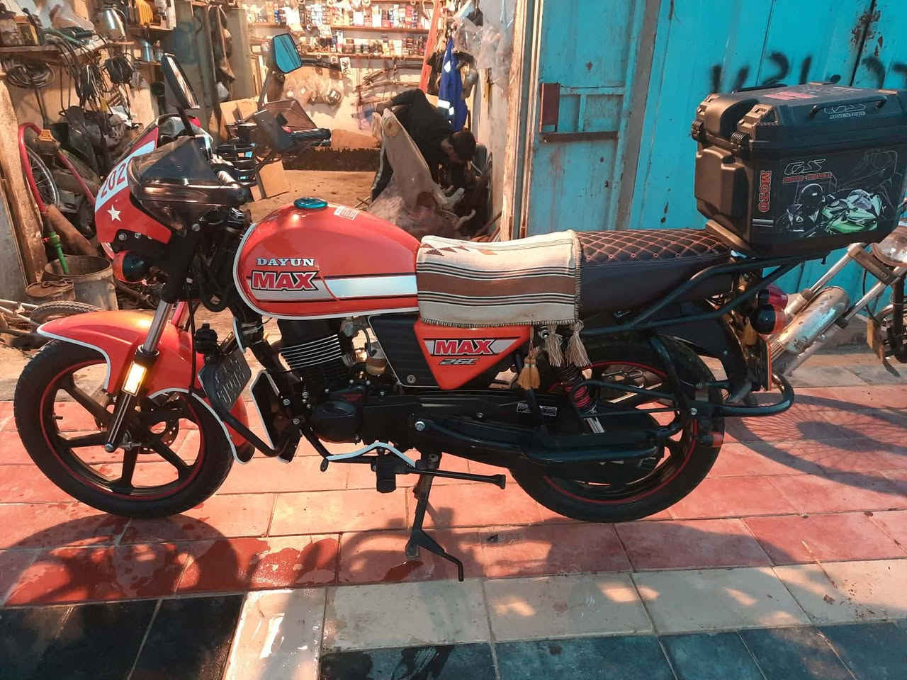 سلام عليكم ديوان موديل 2023 رقم سنويه ماشيه 10تالف كلش نضيفه رقم ***********
