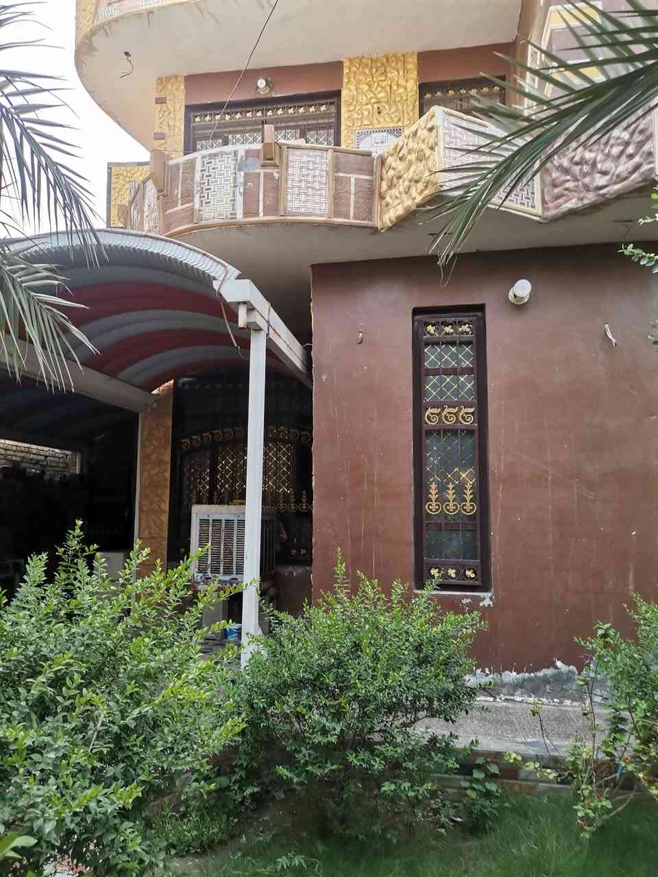 سلام عليكم بيت البيع حي كريم مساحه ٢٥٠ بناء درجه أوله بسمي تصال ***********
