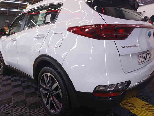 السلام عليكم 
للبيع كيا سبورتج 2021 خليجي بيسك 
المواصفات
شاشة انفكيشن
اريل انفكيشن
تبريد قطعتين 
حساس خلفي
مري شفط
اشاير بل مري
سايد بريك رجل
كروس سرعة 
كامرة خلفية
يدات نيكل
فول تحكم ستيرن
شاشة اعطال
مانع تزحلق
سويج شخاطة 
ماشية 67الف كم 
رقم بغداد ب اسمي 
بيها تعديل بل جاملغ الايمن والبنيد كذلك 
السعر 206 وبيها مجال
مكان السياره بغداد الشعب
للاتصال 
*********** بغداد
