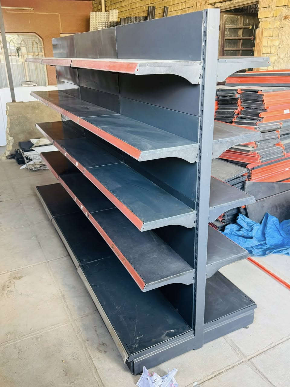 عارضات للبيع ثنائي سلايت تركي 🇹🇷ورفوف وسطي تركي 🇹🇷مستعمل اخو جديد نضافه 💯 الشراي يتصل *********** مكاني بغداد
