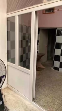 بلاستك أصلي • قطعتين ٣٫٢٥م+١٫٦٨م • مع جام وباب