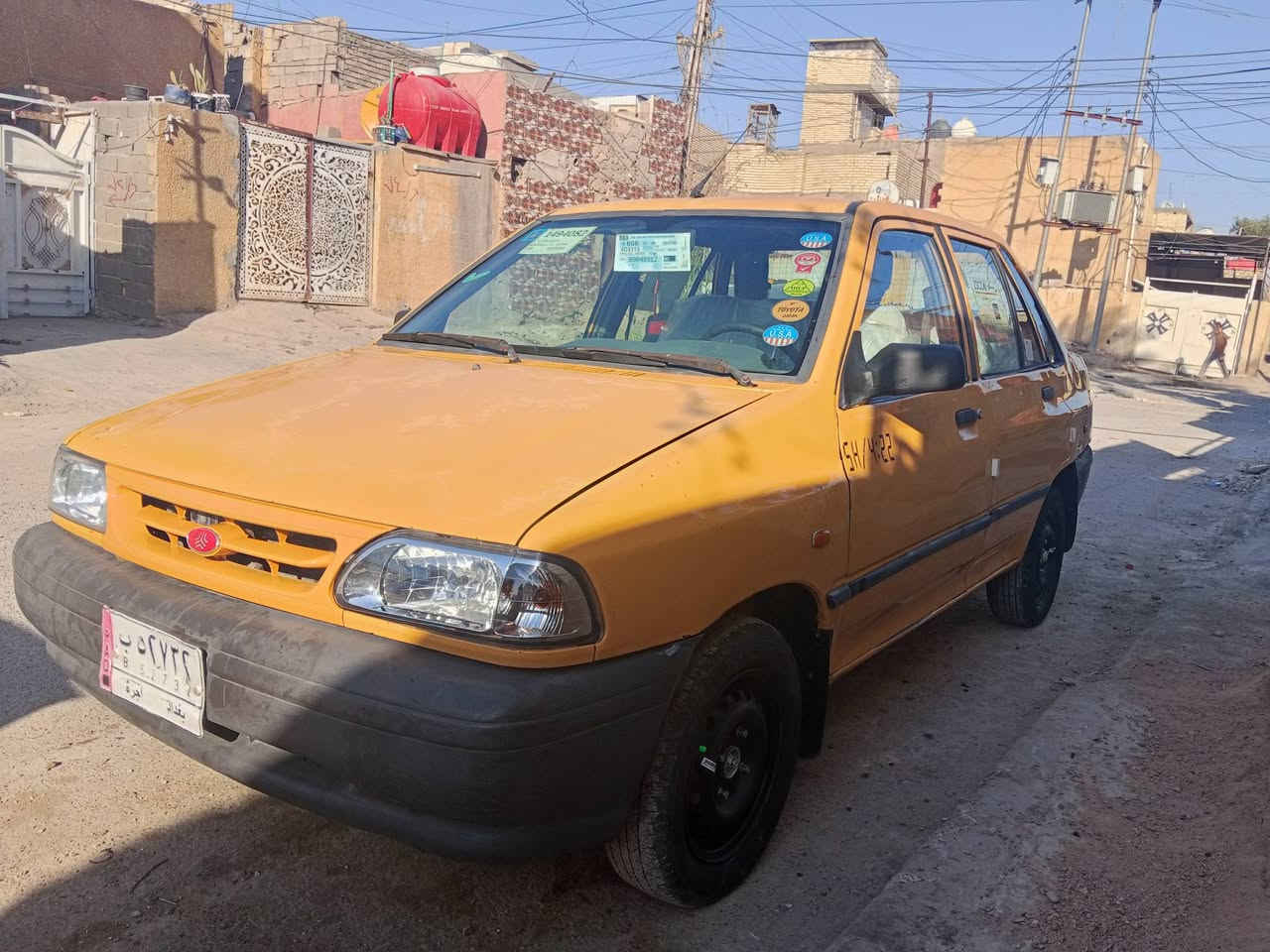 سلام عليكم سياره للبيع 2012كير ومكينه مكفول تحويل ثاني يوم سياره لا ضربه  لا تبديل ولا صبغ شواصي بلاديات بس ملكطه خياسات فقط  مصفر هئيه  وغرامه سعره 29 وبيه مجال مكاني شعب حيور
رقم موبايل 
***********
***********
