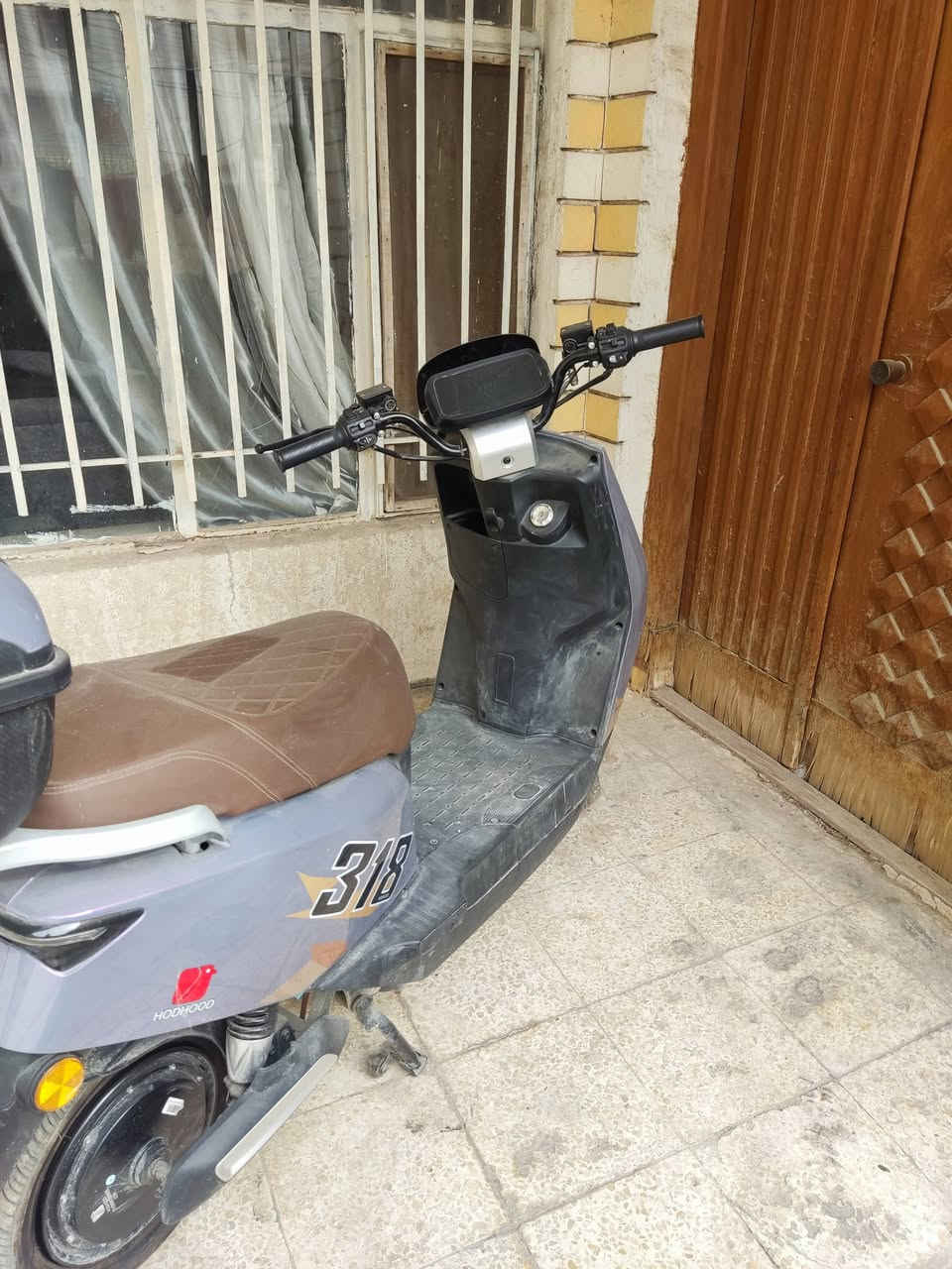 السلام عليك دراجه شحن نوع 318 دراجه 6 بطاريات الكبار دراجه صار شهرين من ماخذها ولدراجه خير من الله نقص بس الجاملغ الامامي دراجه اربع سرع دبل اشاره نضام تثبيت سرعه  
لدراجه مابيها اي نقص من ماعده الجاملغ الامامي فقط 
السعر 650 وبيها مجال 
رقم الهاتف ***********
