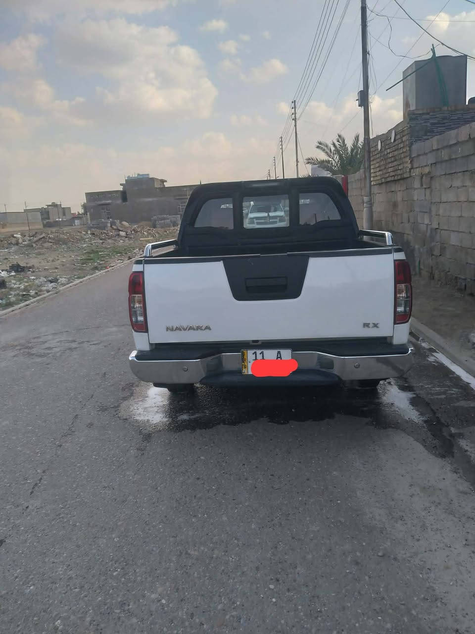 سلام عليكم  بيكم نيسان نيفارة. موديل 2014.مكفولة عدة الي ماشر عليهن شوية بل حمر صبغ  شوية بل بنيد الزرق بارد باب اليمنى  مكاني بغداد رقم بغداد. مكينة بلاد كير اوتماتيك تخم تاير سيارة جديدة وخير من الله. ***********
