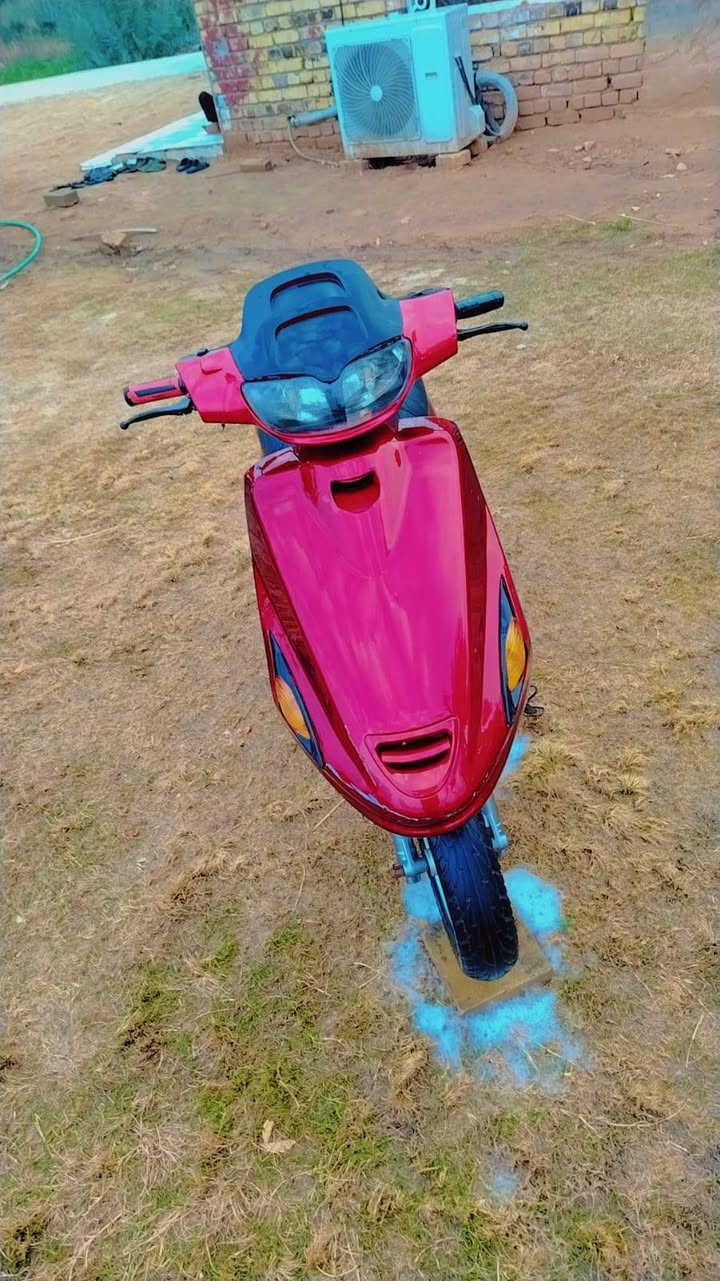 سلام عليكم دراجه البيع الدراجه ناعمه حلوه السعر 300وبيه مجال حك الجيه العلم الدراجه بيه بلاستيك ولف بس الصبح اول ما شغله أدخن وتكطع بسرعه مكاني نجف ناحيه العباسيه رقم الهاتف ***********
