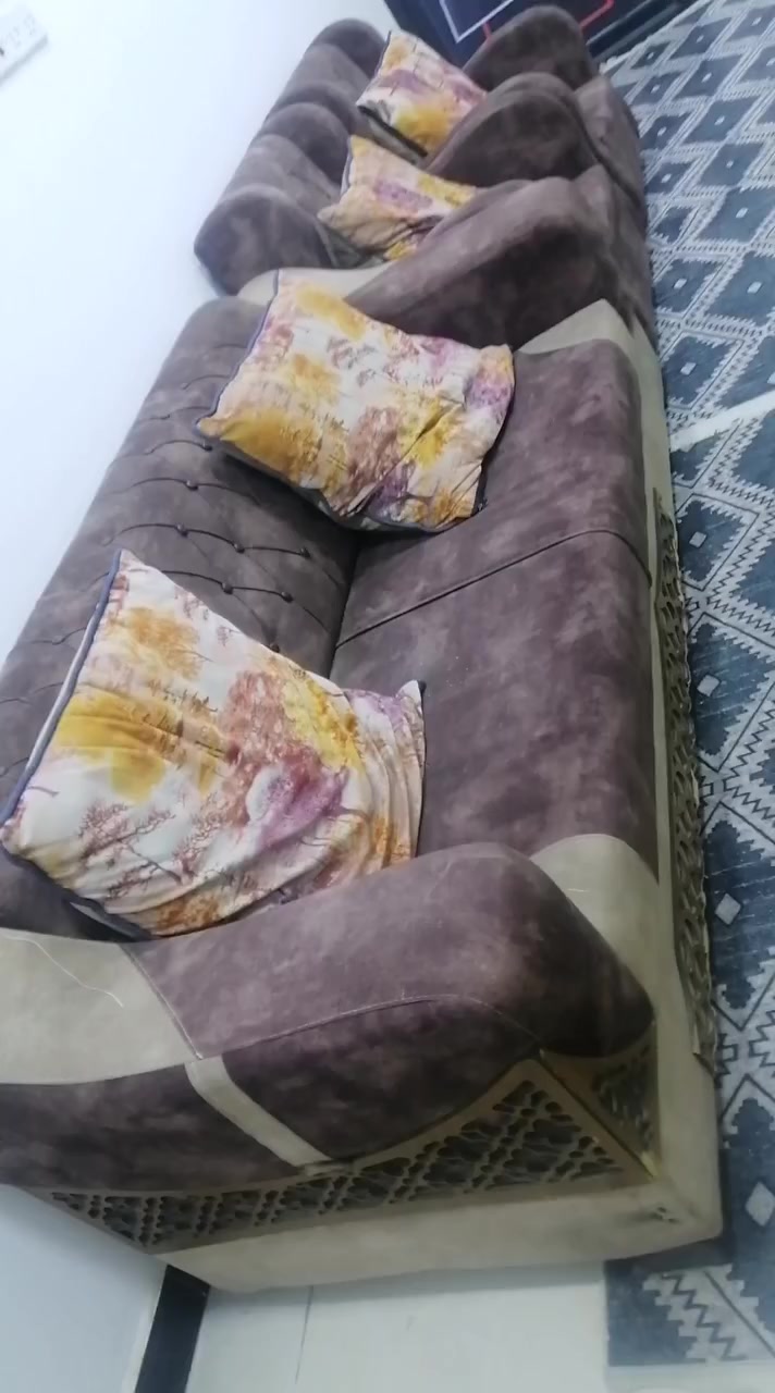 للبيع مستعجلين ٣٥٠ وبيهن مجال خمس قطع ٣ كبار و٢ زغار مع كوشات كبار مكانهم جمعيات


**إذا كنت صاحب هذا الإعلان وتريد حذفه لأي سبب، رجاءا أرسل رسالة إلى الدعم الفني**