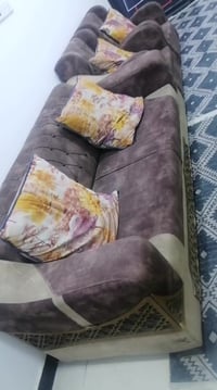 خمس قطع • ٣ كبار • كوشات كبار