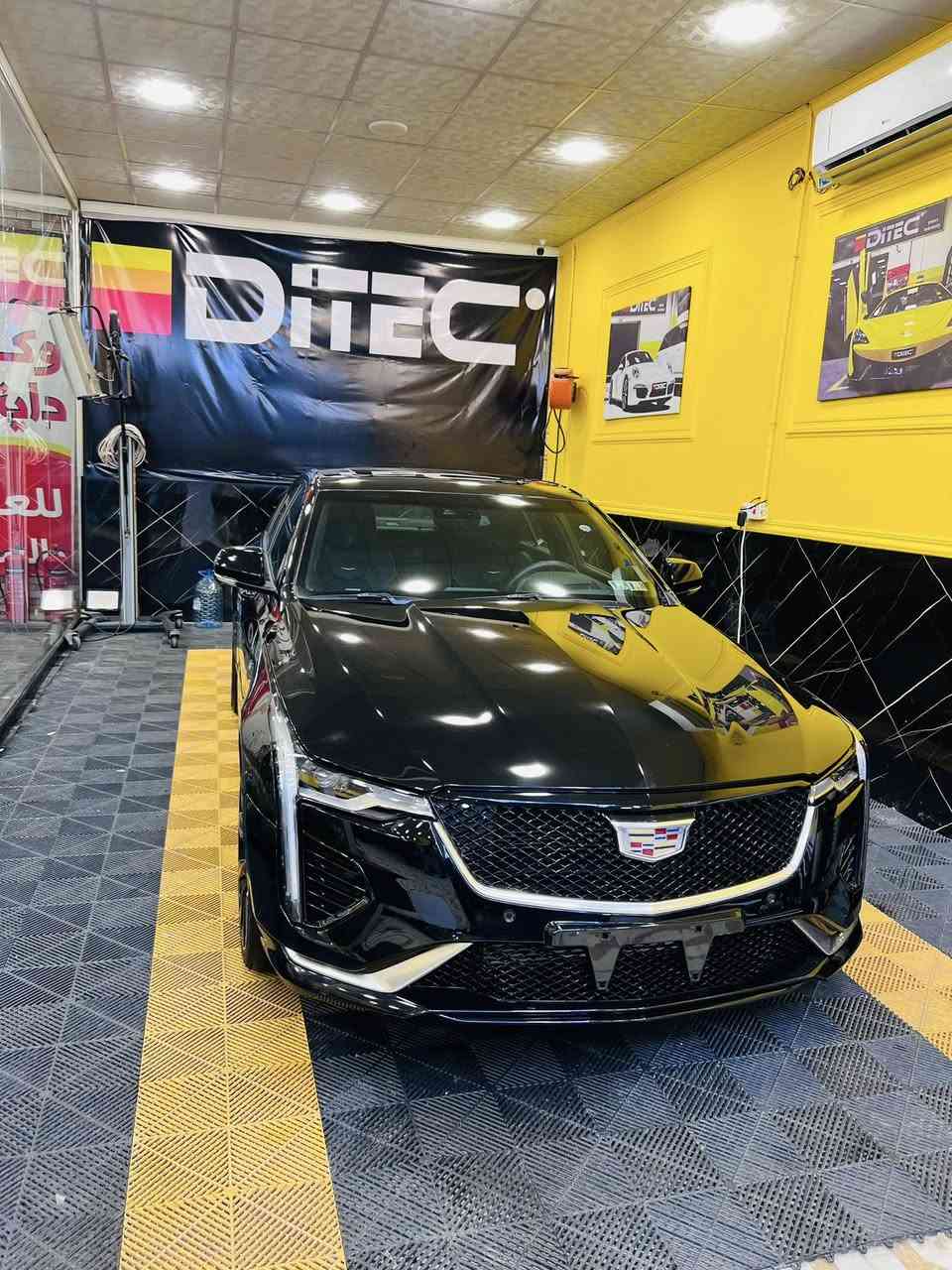 كاديلاك ct 4  2023 
فول مواصفات 
حادثه جاملغ امامي بدون دواخل راجع بارد PEDR 
بدون صبغ فقط تكحيل بصيط 
مرقمه رقم بصره السياره جاهزه مابيه نقص 
بيع مستعجل السعر 195 
للتواصل ***********
