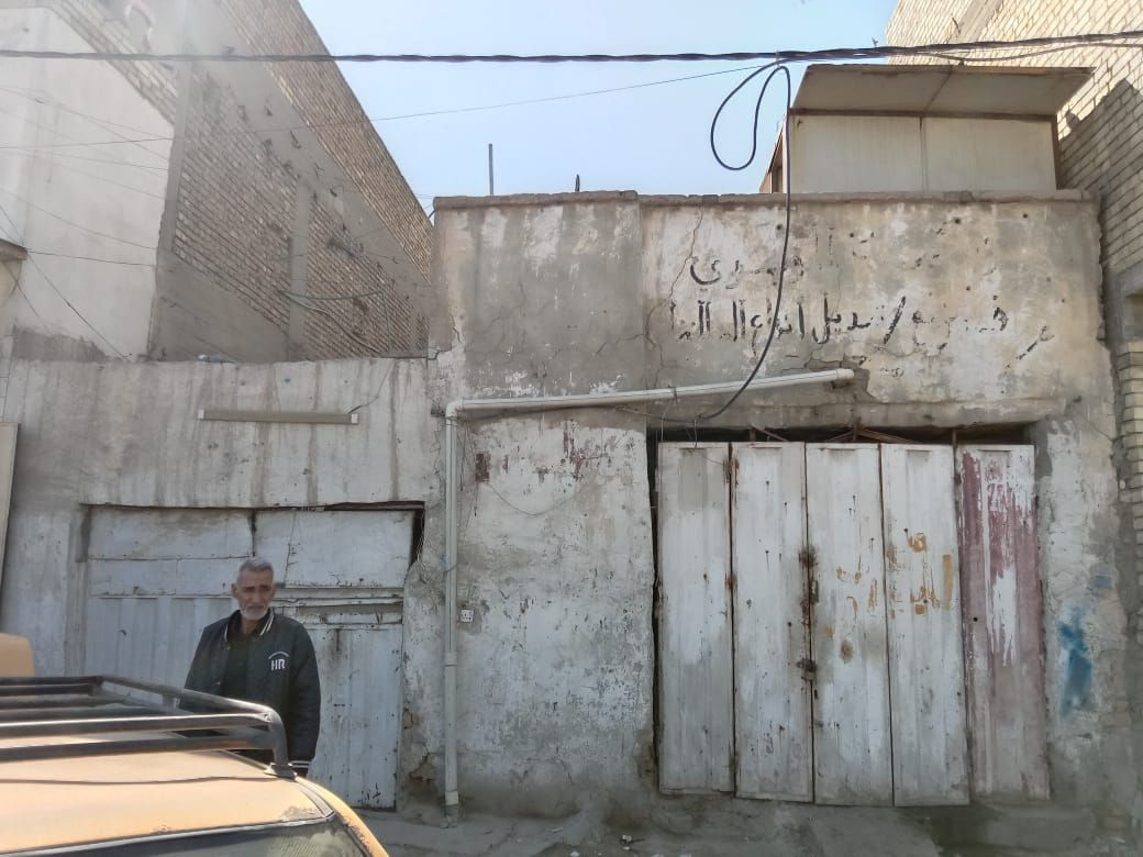 بيت للبيع في مدينة الصدر قطاع 48 المساحه 144م
رقم الهاتف ***********
