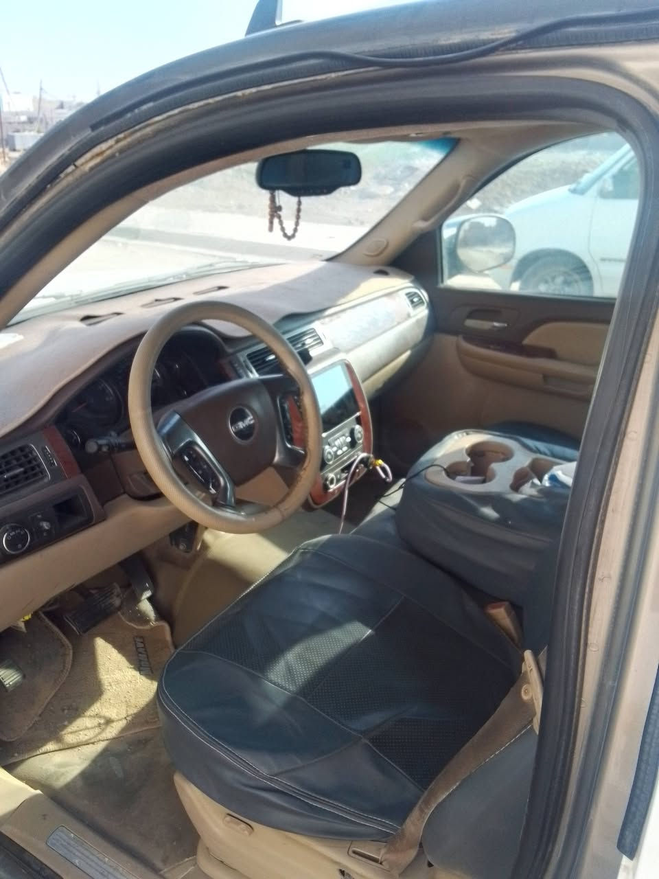 سلام عليكم يوكن سته برغي موديل ٧ اجره رقم انكليزي كير مكينه جدد اكسنت طايف حداديه جديده السياره خير من الله سنويه ٣٠مجدده مصفره غرامات وهيه السعر ١٢٥بيع مستعجل ت ***********
