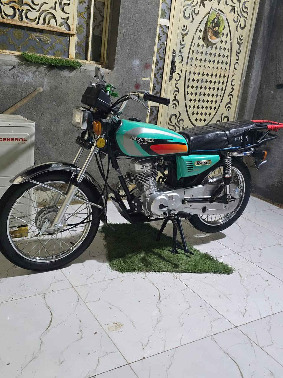 سلام عليكم دراجه للبيع اوراق سكنر موديل2023 طالعه من معرض الكرار بل 2025  
السعر 700 وبيه مجال للشراي
 مكاني شطره
 رقمي ***********
