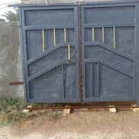 باب ثقيل • طول ٢٫٥م • شطرة ذي قار