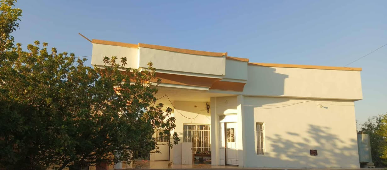 السلام عليكم
بيت للبيع الموقع بعاجه قريب على المعارض الجديده مساحة الارض 1000 متر على شارع تبليط 
للاستفسار اتصل على هذا الرقم:
***********
