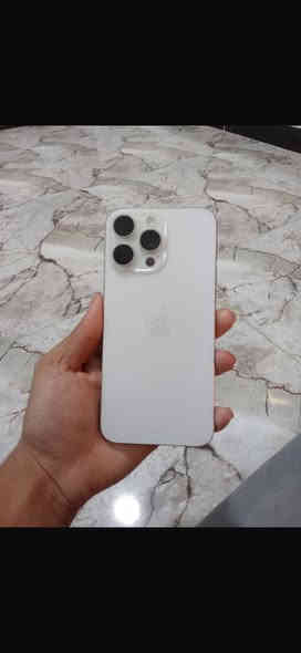 السلام عليكم  أيفون 15برو ماكس بطاريه 98 دورات شحن 196 جهاز ماستر لا مفتوح ولا مصلح غراضه كامله ويا حافضه ولسكه وراسيه اصليه مكاني بغداد تاجي ***********
