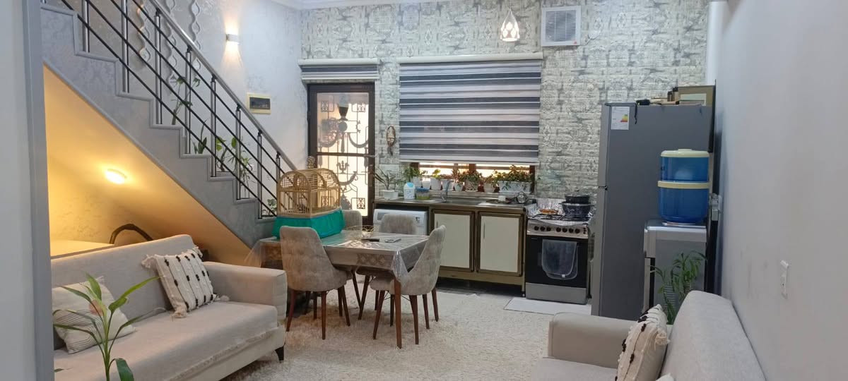 دار للبيع زراعي مساحة 100متر طابق واحد موقع حي واسطي مقابل حسينية أم بنين غرف نوم واستقبال هول مطبخ وصحيات كراج البيت فول سيراميك سقف ثانوي اي استفسار عله خاص او اتصل ***********
