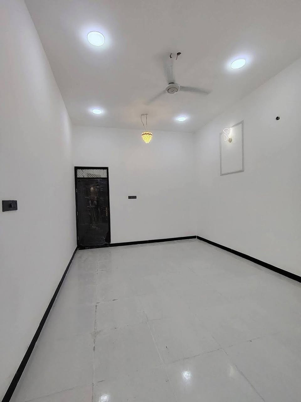 سلام عليكم وسعد الله أوقاتكم ⁉️💐

يتوفر دار سكن طابو زراعي عراقي سند 25

المساحه ١٦٠ متر

يتكون من غرفتين منام وصاله ومطبخ 
وصحيات داخليه وخارجيه
وكراج سياره
وحديقه و مناور 
جميع الخدمات متوفره موقع راقي

العنوان البصره ابي الخصيب طريق سيد حامد قرب مدينه الاندلس السكنيه

شارع امام البيت ١٠ متر

#تستلم مفتاح بعد المكاتبه 😍

#السعر ٨٨ مليون قابل للتفاوض

#للاستفسار ول تواصل  تصل*********** البصرة, العراق
