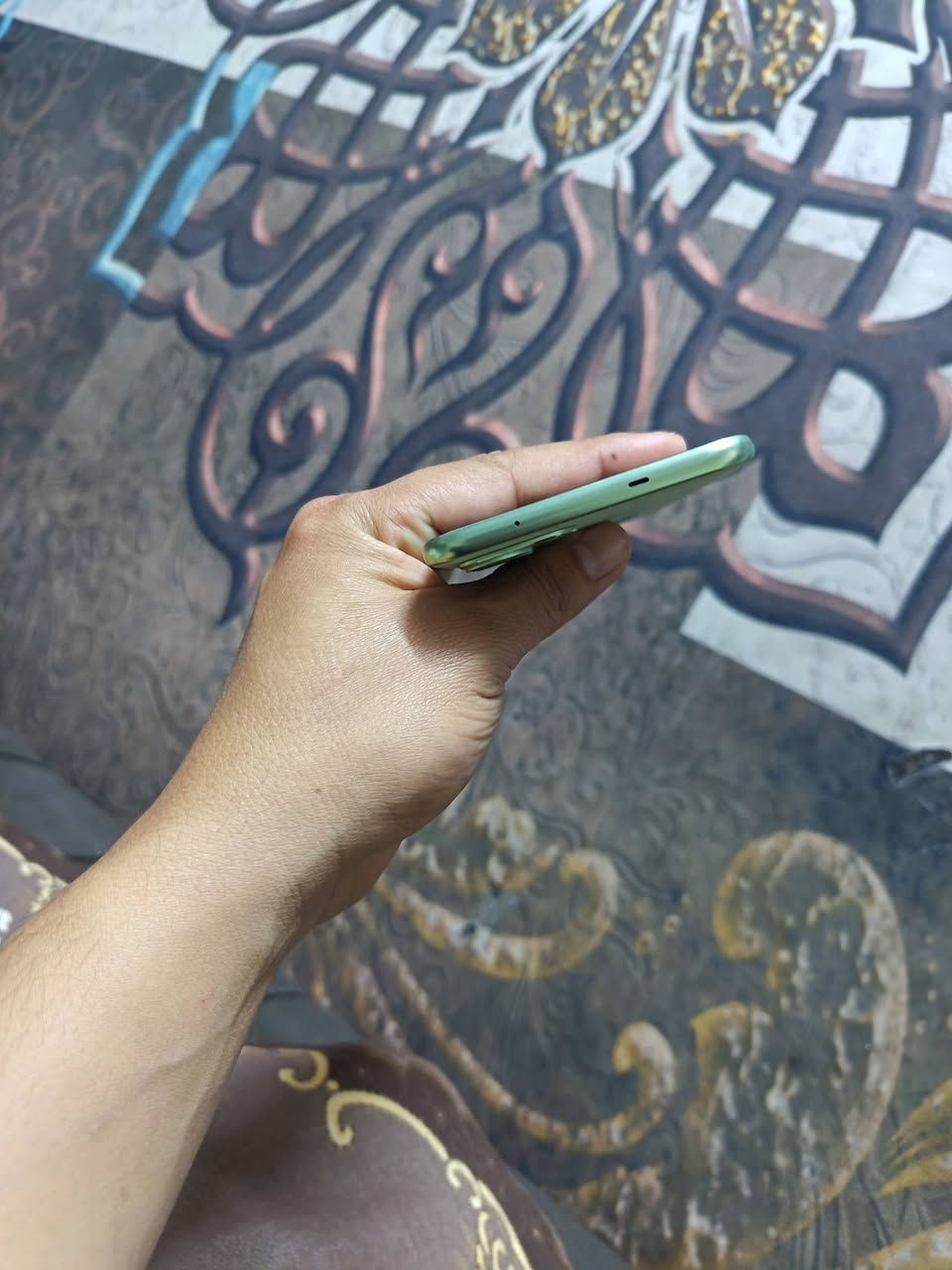 سلام عليكم عندي جهاز للبيع تكنو سبارك 40برو شاشه منحنيه  ذاكرته٢٥٦جهاز نظيف حيل غراضه كامله سعر جهاز 200عنوان بغداد الحريه الثانيه للاستفسار ***********واتساب او عل خاص
