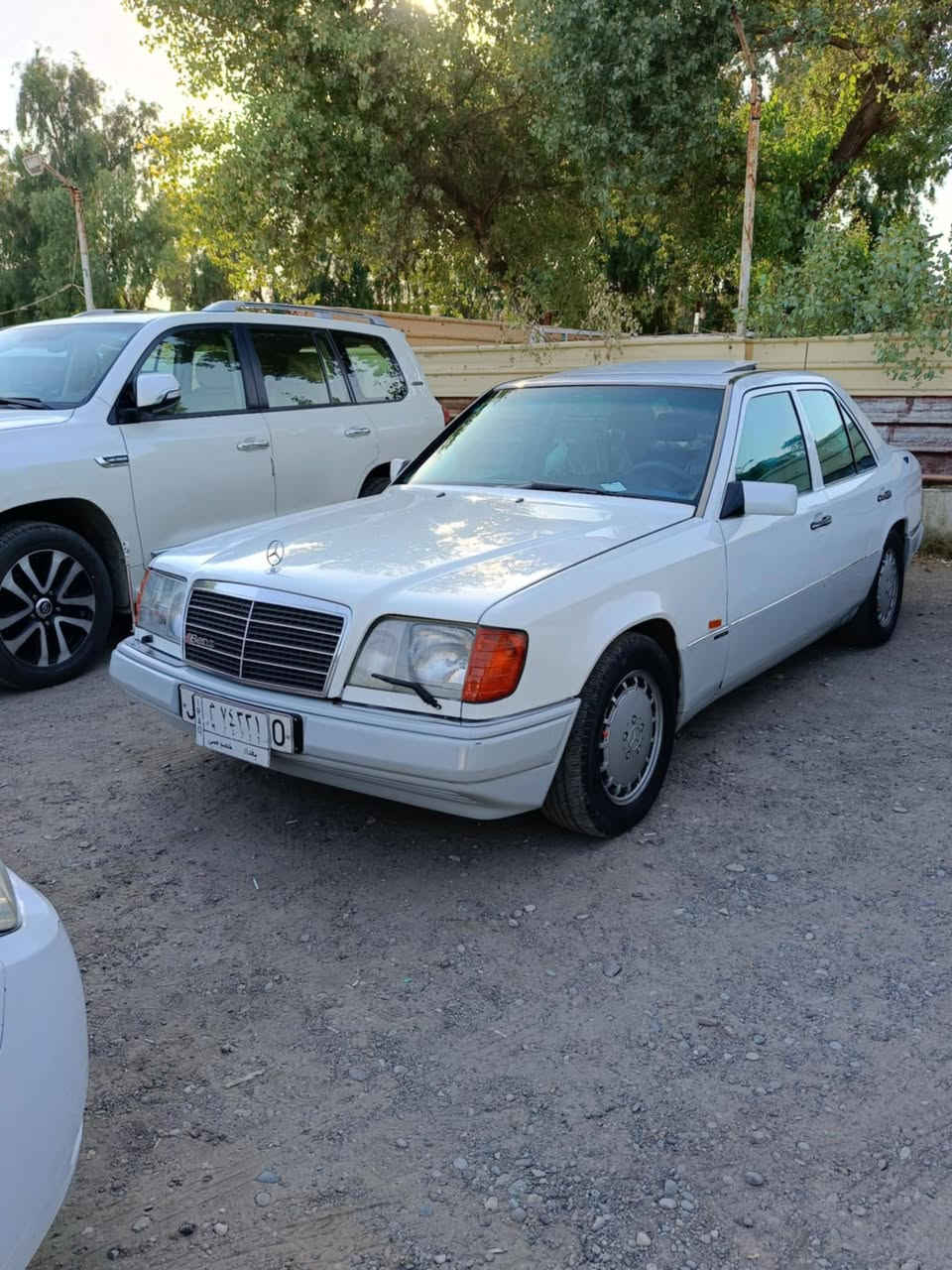 اسلام عليكم مارسدس دبه للبيع موديل 1990 رقم بغداد بسمي شرط الوكاله والتحويل
مكينه وكير بطه 2ونص 
صبغ 3قطع ترهم مراوس وترهم بيع 
مكان سياره موصل الايمن 
رقم تلفون ***********
