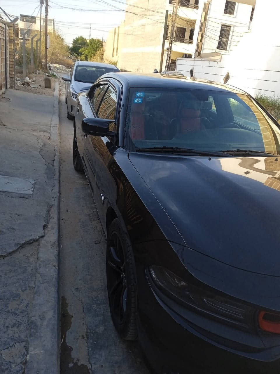 سلام عليكم من رخصه الادمن 
جارجر موديل ٢٠١٨.      باسمي تحويل مباشر هزه جديده رقم انكليزي 
ماشيا 52mi
فول ما عده الفتحه .
حادث سرقه موجود في المنشور 
وهنا بالعراق صار صبغ جاملغ خلفي مع تحديث بنيد ودعاميات srt
مواصفات السياره 
بصمه 
كير طياره 
كشنات جلد 
كشن السائق كهرباء 
مواصفات الفول معروفه ما يحتاج نذكر أكثر 
تختم تاير جديد تاير جديد تبديل دهن جديد ادامه كامله للسياره مسوي 
مكان السياره بغداد حي الجهاد خدمي مطار بغداد 
الاستفسار .
***********
***********
السعر ١٧٧ورقه وبيه مجال الشراي جدا بسيط
