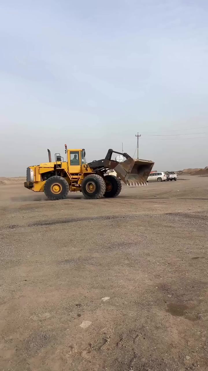 السلام عليكم 
شغل فالفو للبيع العنوان بغداد 
موديل 2003 رقم اربيل 
بم ونوزل 
تخم تاير اصلي 
كفالة عامة 
السعر 3.5
للاستفسار ‭0770 037 6092‬
