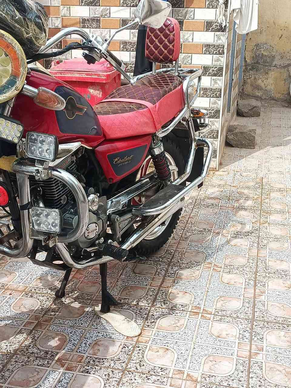 سلام عليكم تايموته موديل 22 وراق ستنصاخ 👉🏿تابعه الشاصي 
مكفوله محرك مامفتوح شرط شاير شغاله عداد شغال سرعه 
لايتات ناصي وعالي دراجه حلوا ونضيفه كلش 
سعر 750قفل دوم مكاني قضاء نصر ***********
