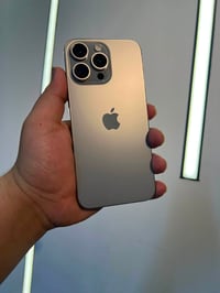 15 pro max   بطاريه 87 🔋  ذاكره 256  لون التيتانيوم   الجهاز مبدل شاشه...