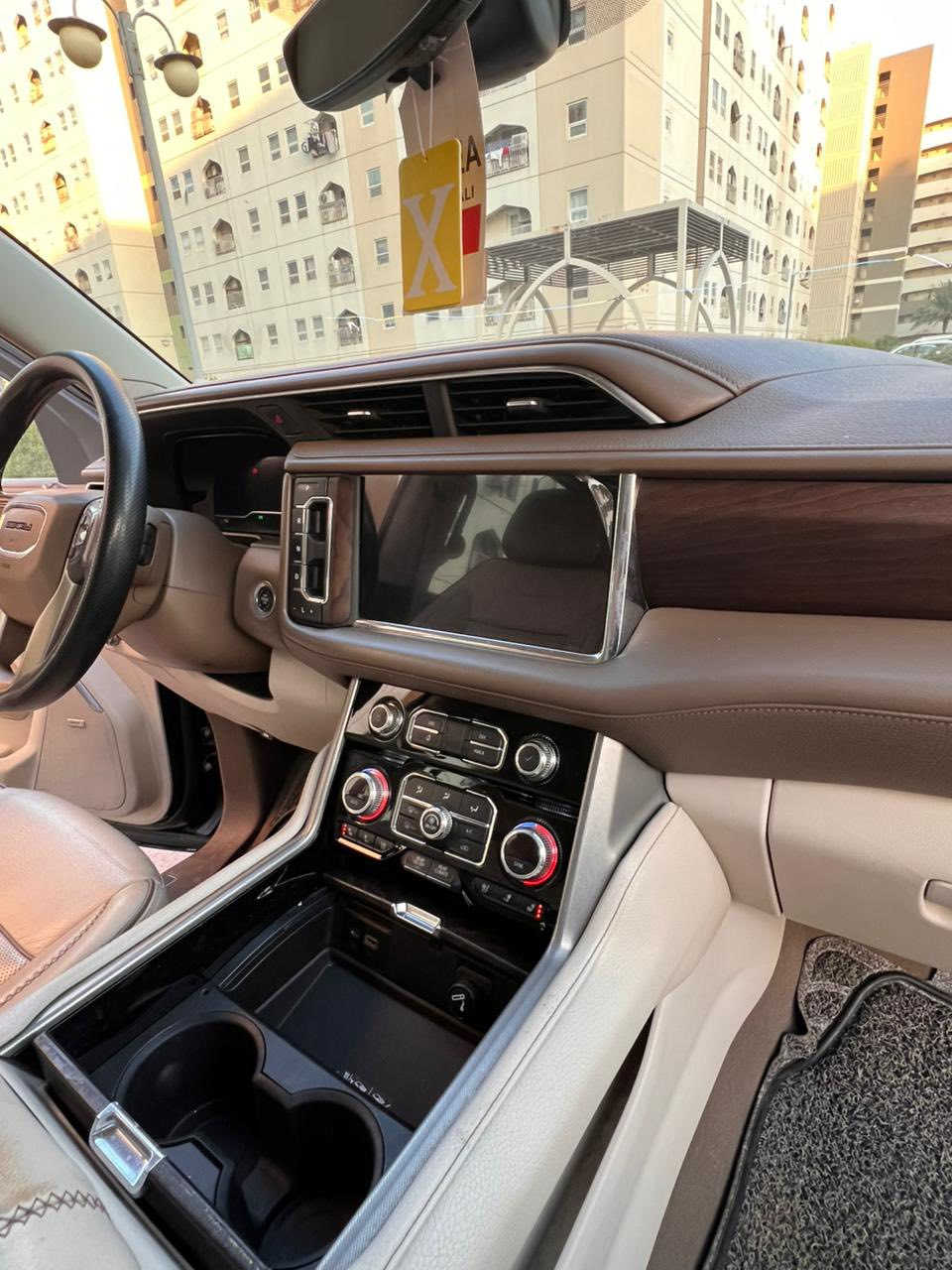 للبيع GMC دينلي 
بلاك توب السيارة
فول مواصفات 
حساسات 360
بانوراما 
دوسة كهربائية
شاشه معتمه 
السياره خليجي مواصفاتها ما تخلص 
السياره بيها صبغ بلبنيد 
وبلجاملغ الخلفي بيها هم قطعه صبغ 
فقط 
مكينه مفتوحة ارغب من الجديد الي راكب 6200
يعرف جاي احجي 

للشراي فقط سعرها 47 بيها مجال السيارة 
موقع السياره بسماية بغداد 

ملاحضة مكلف بلنشر / ***********
