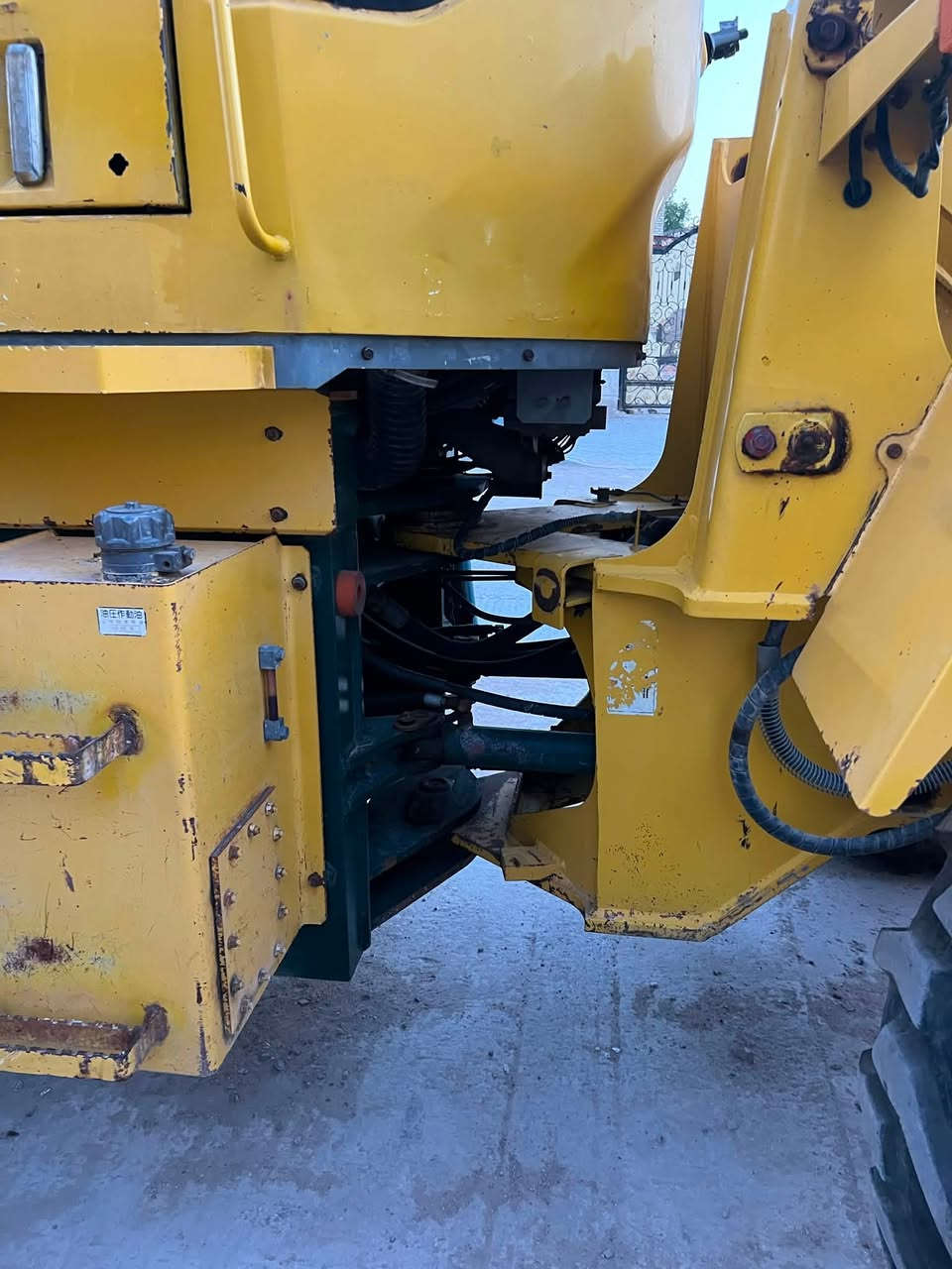 شفل حجم 50 موديل 2000 
سنوية وارقام جديد بسمي مداور ثاني يوم
للاستفسار الاتصال ع الرقم ***********
