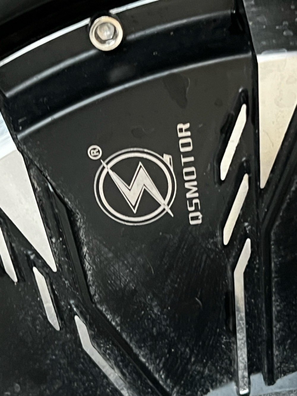 
دراجه شحن 
ملف 3000
بطاريه ليثيوم فوسفات الحديد 
ثلاث سرعات 
حجم كبير 
مع صندوق و درع و سيبايه 
ابحث عليها و شوف  للاستفسار 
*********** 
المكان ديالى بعقوبه 
هل تتوفر على ضمان؟: 
بعدها بالضمان 
أين تقع الدراجة من ناحية الموقع الجغرافي؟: 
ديالى / بعقوبه 