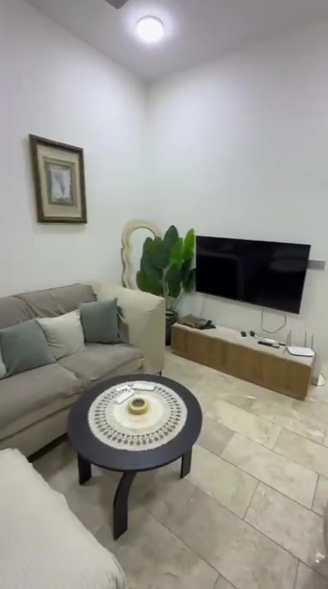 عروض بيوت وشقق الايجار سكني+تجاري +عائلة+شباب المميزه لـ هذا الشهر🏝️
1- شقة مفروشة طابق ثالث غرفة وصالة ومطبخ وحمام 
في المنصور  800$
2ـشقة موثثة طابق اول غرفة وصالة ومطبخ وحمام 
مصعد 24ساعة كهرباء خصخصة 900$
3- شقة مفروشة للايجار المنصور داودي غرفتين وصاله ومطبخ وحمام طابق اول 900$
3-بيت مفروش للايجار  المنصور العناب قرب فلكة ابو جعفر 
غرفتين وصاله ومطبخ وحمام 1000$
4-شقة موثث في حي العدل تبعد ٥دقايق عن منصور غرفتين وصاله ومطبخ وحمام طابق ارضي معزول 1000$
5-شقة vipمفروشة للايجار  غرفتين وصاله ومطبخ وحمام طابق اول 1000$
6-شقة مفروشة vipغرفتين وصالة ومطبخ وحمام طابق ارضي 1300$ 
✅عدنا عروض أخرى 
✅ أسعار منافسة
✅ خيارات متعددة للسكن والاستثمار

  خيارك الأفضل دائماً

📌 ملاحظة:
إذا عندك شقة تحب تبيعها أو تأجرها، تواصل ويانا والباقي علينا.
المسوق العقاري بشار الشطي
📞***********
