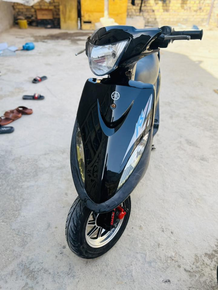 دراجة مال رمبه حاويه جديدة شرط تجي وتشوف ملاح فول ومختمة كلها ومكينة علشركة بلاديه  مامفتوحة تفحص وين ما يعجبك سلف كابريته كله بلاد اصلي شلعه ومعدل قويه
شغالة سلف وهندر وكهربائيات دبلات بريكات 
شاصي قطرة زنجار ما بيه اسود جديد بلكارتون
مكانها ديوانية شافعية
سعرها 850 وبيها مجال
***********
