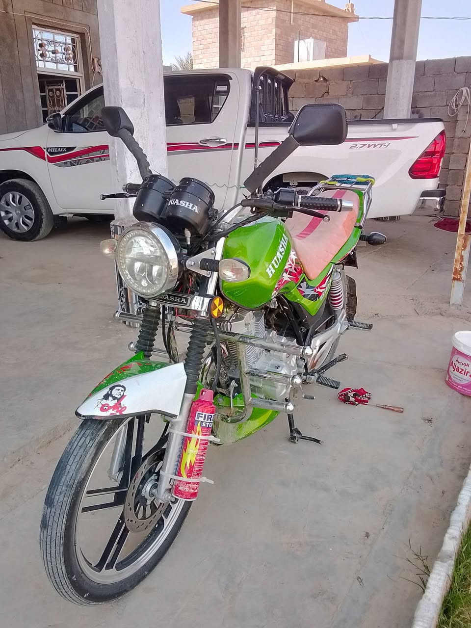 السلام عليكم
هيوشة باب اول موديل 2024
فول نضافة ما ناقصة شي 
للبيع او مراوس  سعر 925 وبي مجال 
للتواصل خاص ***********
