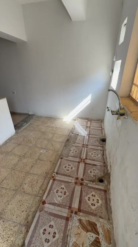 مشتمل للاييجار منطقةًالصليخ طابق اول ب600 خلف الكوخ يحتوي غرفه نوم وهول ومطبخ وخدمات ايجار 400
للاستفسار***********
