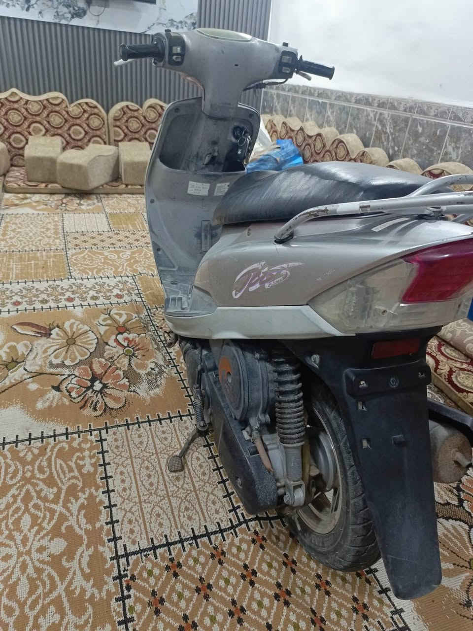 سلام عليكم دراجه للبيع باله شرط وين مايعجبك افحص مكفوله كفاله عامه مكينه صوته ناعم وبرغي مامفتوح منه كهربائيات سلف هندر كلشي شغال مكاني رميثه سعر خاص جيب وياك مصلح وفحص ***********
