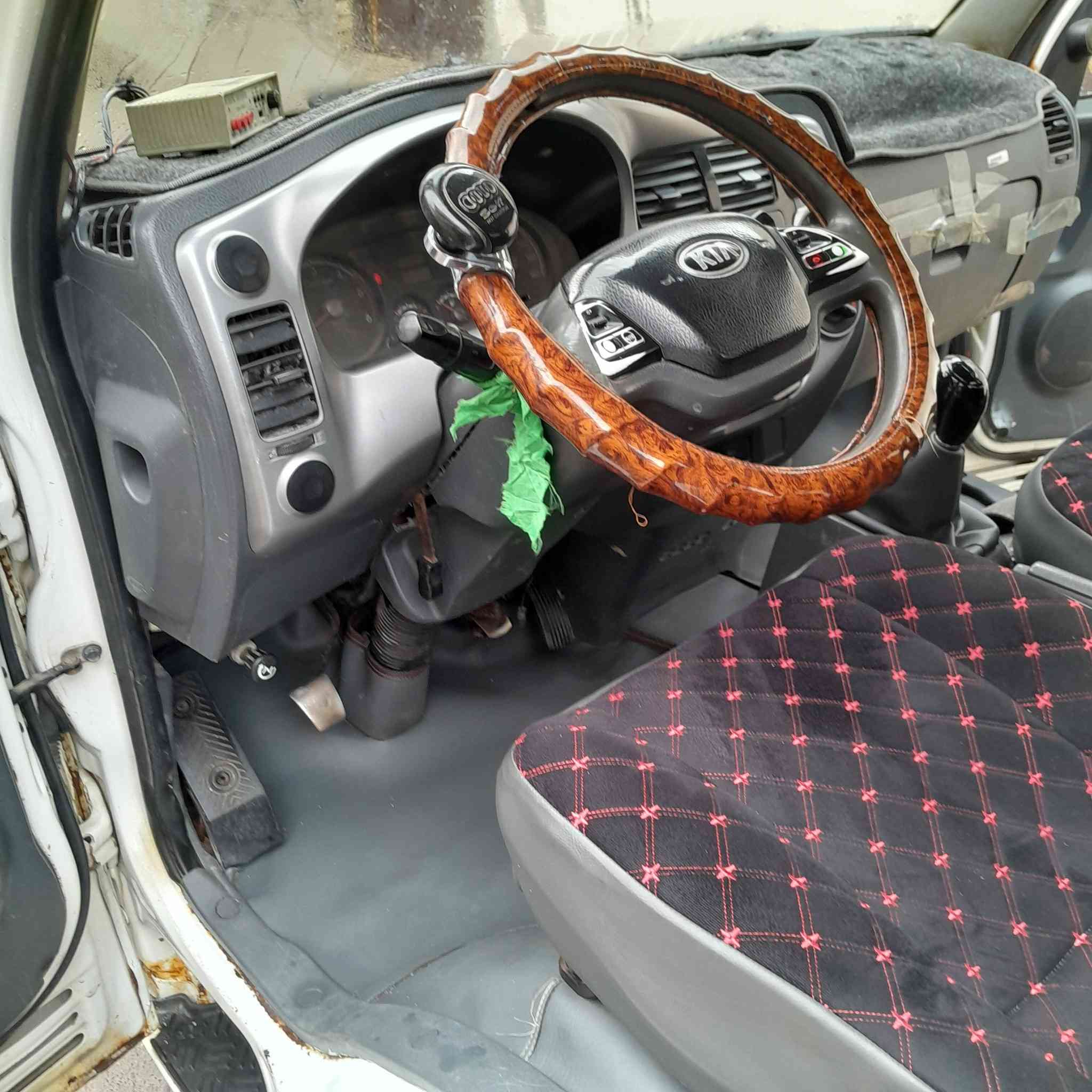 كيا للبيع موديل ٢٠١٤غرامات عليها٨٥٠ السعر ٧٠ راعيها ماندله ابيع هالموجود عنواني بغداد الفضيلية الهاتف. ***********
***********
