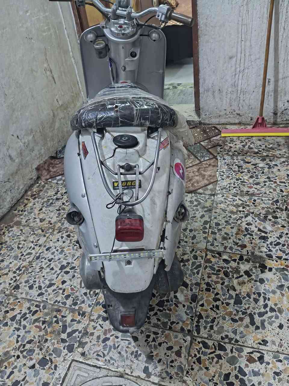 سلام عليكم دراجه كلاسك لبيع نكره واحده سعر 175وبيه مجال عنوان بغداد مدينة الصدر قطاع  57
رقم وتساب *********** متواجد اب وقت خابر وتساب
