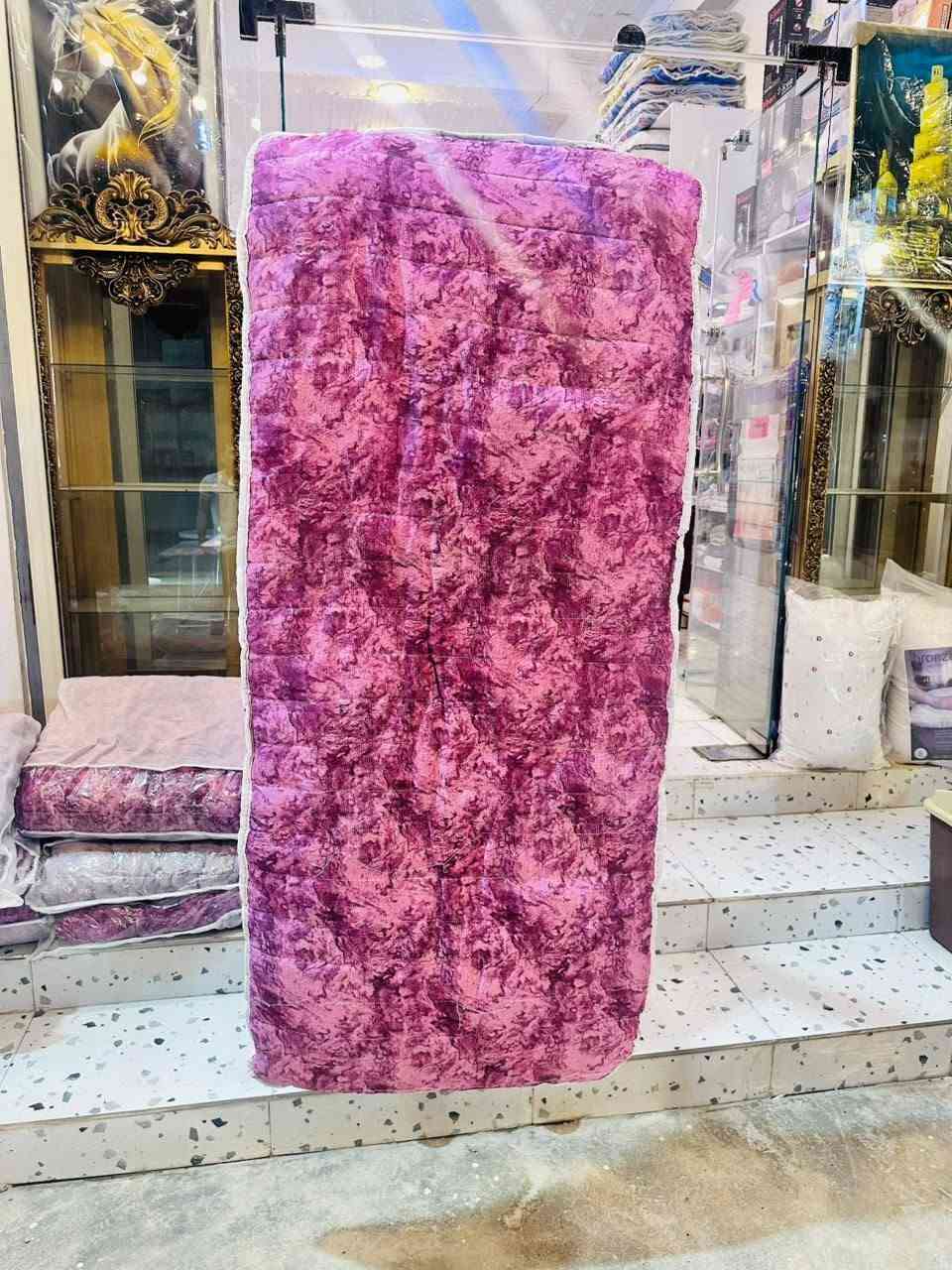 //___ عرض خاص //___ 🔥🔥🔥 
__ وصول دوشك ديباج 
__ عرض / ٨٠ سم __ طول ١٨٠ سم 
__ الوزن / 3️⃣ كيلو 
__ السعر // قطعتين // ٢٥,٠٠٠ الف ✔️
__ 3️⃣ قطع // ٣٥,٠٠٠ الف ✔️
__ 4️⃣ قطع // ٤٥,٠٠٠ الف 
العنوان شارع الكورنيش تقاطع تولة فروش مقابل مسكوف حمه صباح 

للاستفسار ***********

