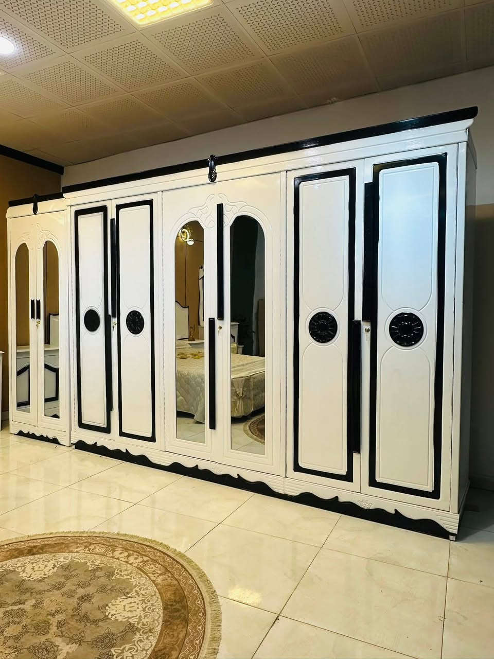 غرف نجاره عراقيه 💯💯
السعر مليون ل ٧ قطع

تتكون من ٩ قطع 

عرض الكنتور 3 و20سم

ارتفاع الكنتور 2 و20سم

السرير بلوك ٦ ارجل

طول السرير 200 سم 

عرض السرير 160 سم 

الضهر شد براغي

الزاويه بارتفاع الكنتور


**إذا كنت صاحب هذا الإعلان وتريد حذفه لأي سبب، رجاءا أرسل رسالة إلى الدعم الفني**