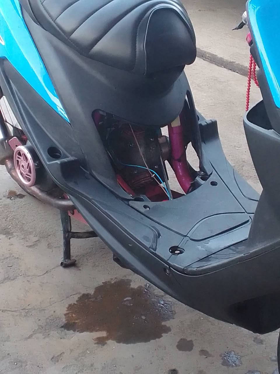 السلام عليكم شباب دراجه مزوعه تزويد كله كرزي اصلي اخلي بس الفج مو اصلي الدراجه نكره وهاون دراجه بيه شيال راجع إصبعين الي يريده يجي خاص عنواني البياع المواصلات وهاذا رقمي ***********بي واتساب
