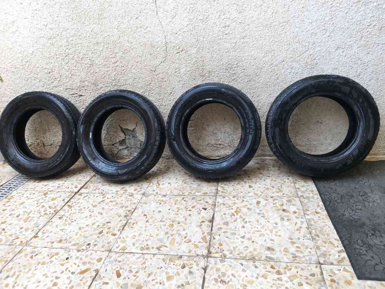 تخم تاير سايبه 4 نضيفات الى درجه اصليات بس بدلتهن لين ناصايات مكان مدينة صدر رايدهن 60 بيهن مجال قليل ***********

