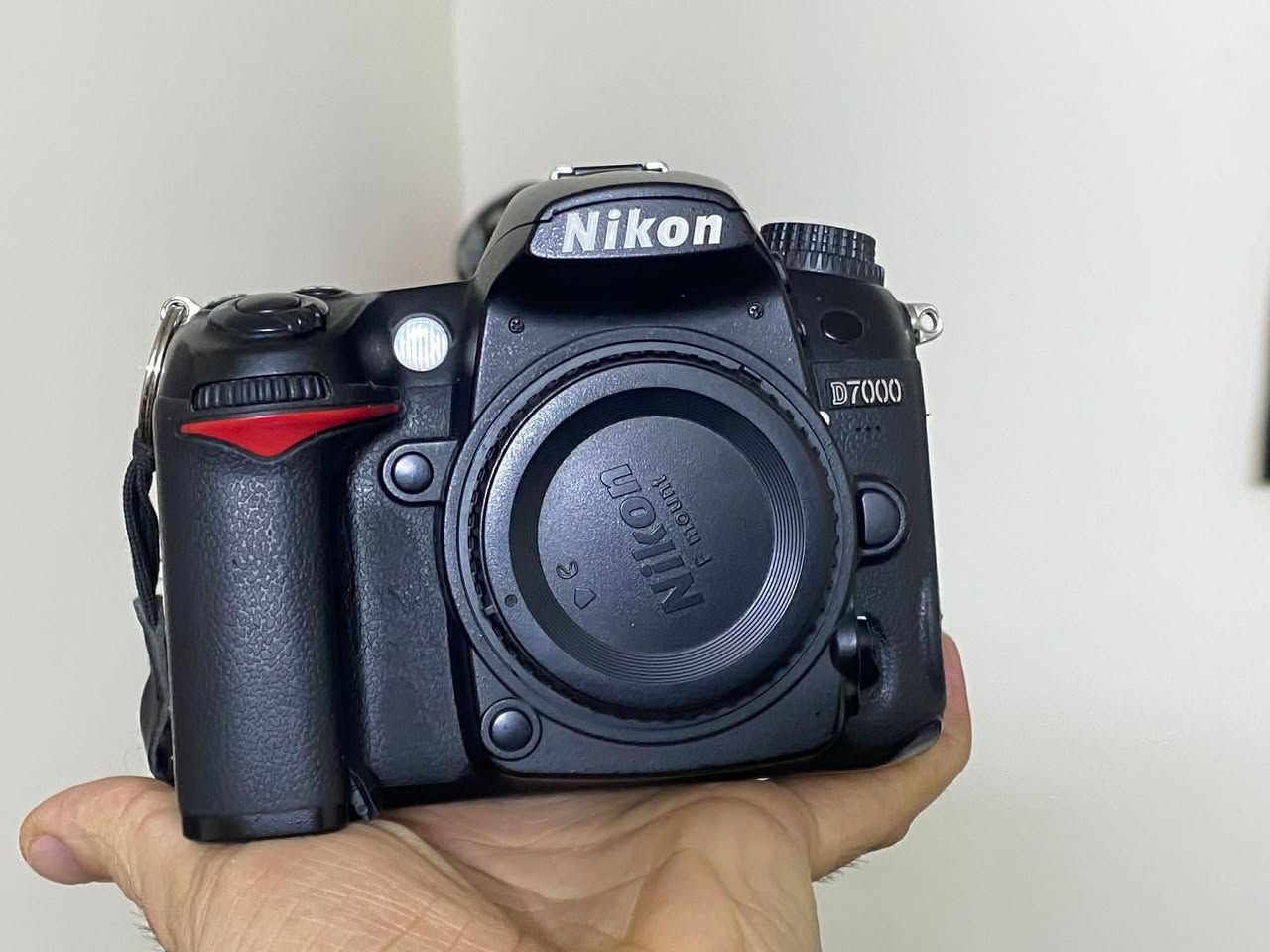 نيكونD7000
خارقة نظافة 
عدسه70=300


**إذا كنت صاحب هذا الإعلان وتريد حذفه لأي سبب، رجاءا أرسل رسالة إلى الدعم الفني**