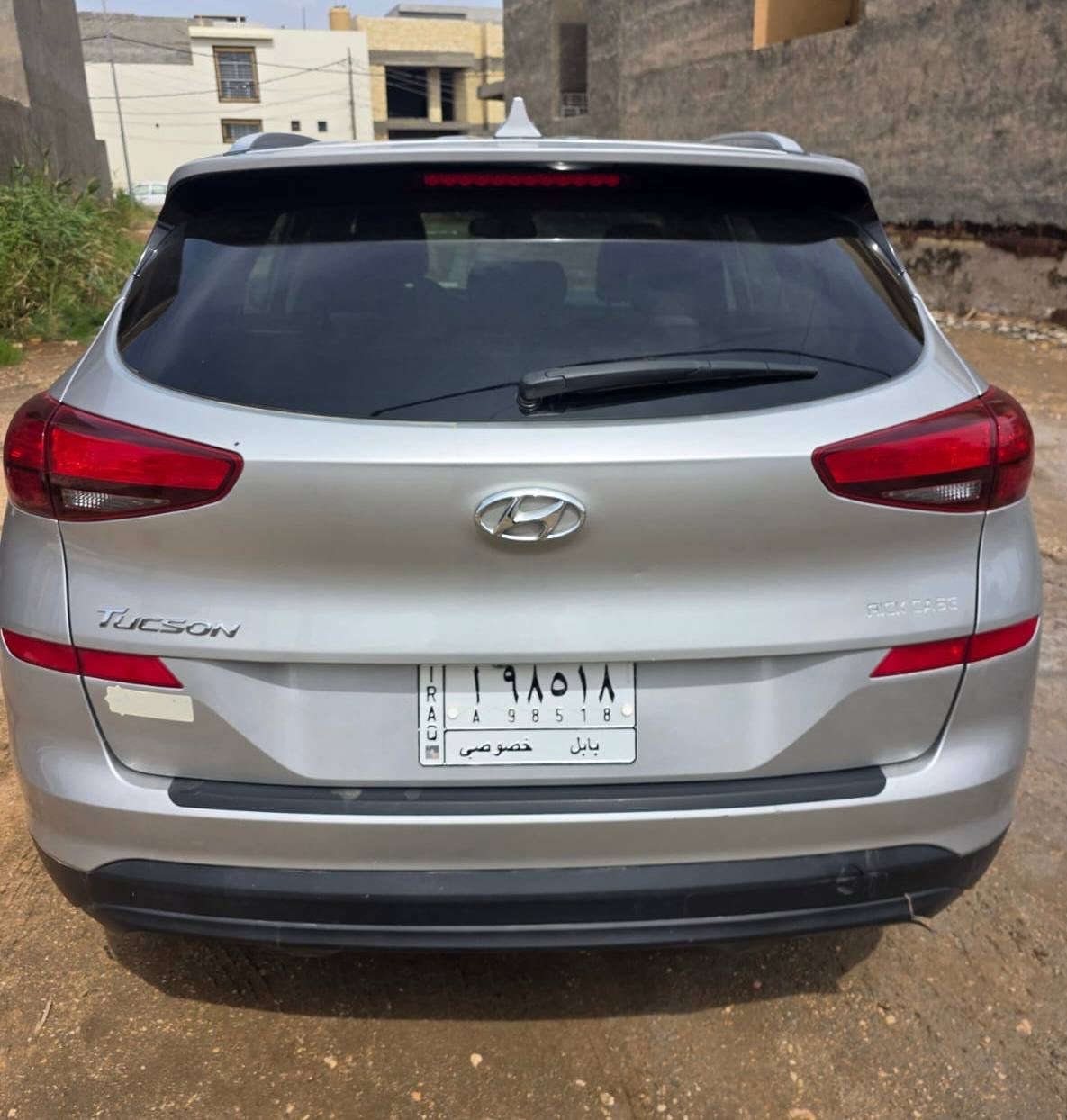 السلام عليكم 
توسان رصاصي 2020 وارد أمريكي 
المكينه2.0 GDI
عداد السياره 78 ألف مايل
المواصفات
*رادار امامي 
*رادار جانبي 
*تدفئة مقاعد
*مقعد السائق كهرباء
*أوتو هولد
*سايد بريك كهرباء
*بصمة تشغيل و دخول 
*تثبيت مسار
*مثبت سرعه
*تحكمات جهتين
*شاشه كبيره
*ابل كار بلي و أندرويد اوتو
السعر 178$ 
مكان السياره بابل
للإستفسار الاتصال على ***********
