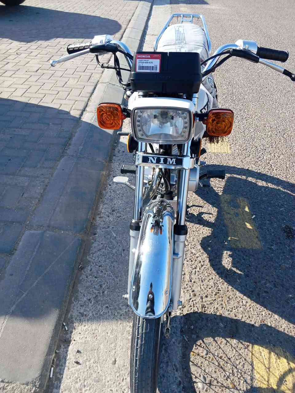 السلام عليكم نامة 
للبيع مديل 25 اوراق سكنر دراجة كفالة عامة السعر 650 بيها مجال قليل شراي تصل بيك خير ودلل***********
