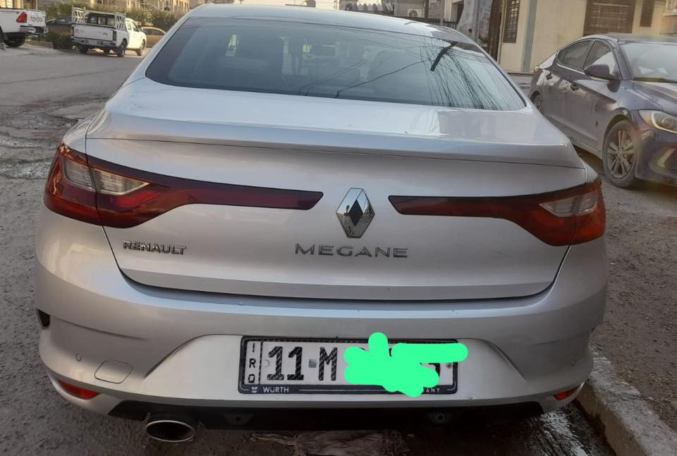 رينو ميكان 2021 شركة مكفولة عدا شبر بارد بذيل الجاملغ الايسر الخلفي سيارة جاهزة من كلشي مابيه نقص باسمي سنوية وهزة جديدة  السعر ١١٠مكان بغداد حي المعلمين مال الامين ت***********
