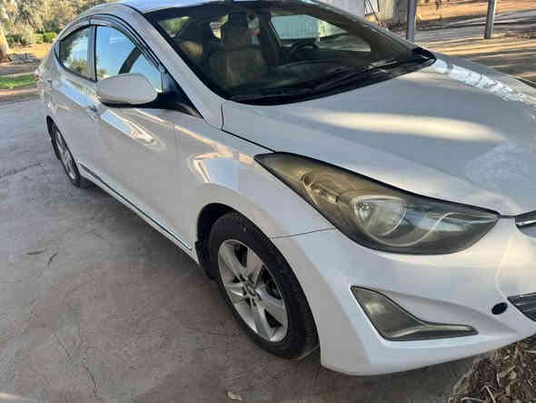 السلام عليكم 
النترا للبيع موديل ٢٠١٤  باسمي
محرك ١٦٠٠ 
بيها مكانات صبغ اني ابيع حزام 
كير ومحرك وتبريد كفولات 
حدادية صدر جديده
تخم تأير جديد
شاشة تسلا
كامره خلفيه وأمامه
تحكمات ستيرن
ارضيه جلد
السياره كامله مناقصها شي 
السعر ١٠٠ وبيها مجال 
***********
