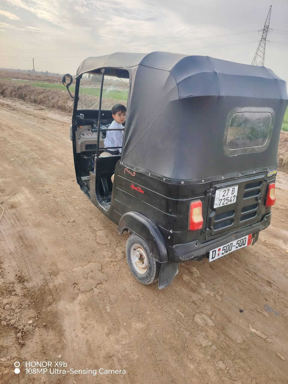 السلام عليكم تكتك للبيع موديل 16 شهر 11 محسوبه على 17 رقم او سنويه بسمي تكتك نضيفه جاهزه لشغل بيه باتري جديد او جادر جديد
السعر 3،800 او بيه مجال قليل  مداور بنفس اليوم
رقم او سنويه ستوني مستلمهن للستفسار على الرقم *********** ما متواجد خاص
