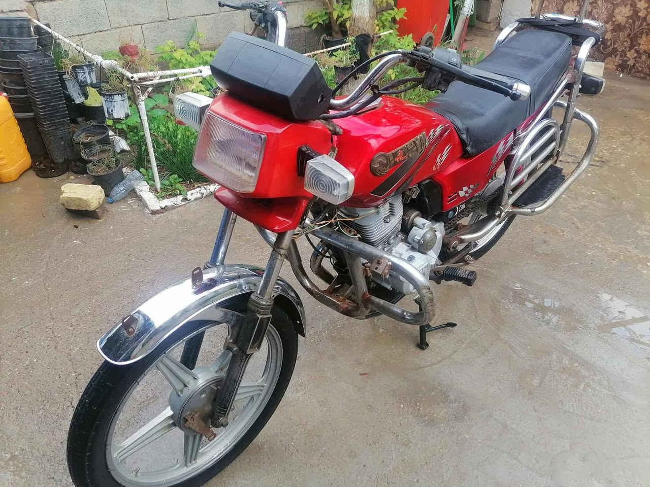 سلام عليكم دراجه فيوم للبيع موديل 2009 دراجه شغاله كهربائيات كلها شغاله تخم تاير جديد ويل خلفي جديد الشراي يجي خاص او  الاتصال ع الرقم *********** المكان  نعمانيه
