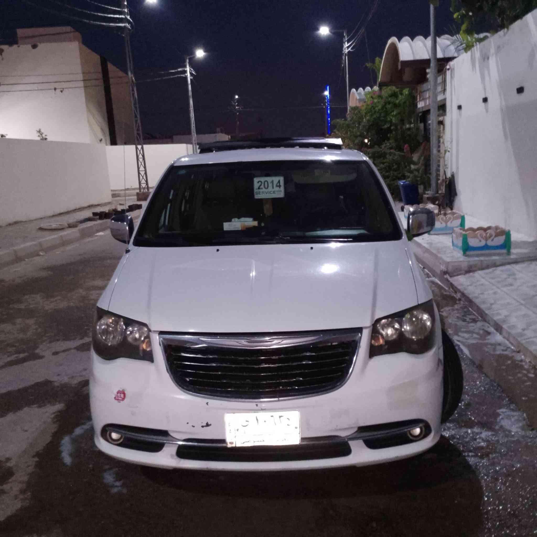 كرايسلر تاون آند كانتري 2014
محرك 3.6 بنزين
رقم بغداد 
حادثة /دعاميه اماميه وبيها صبغ جاملغ خلفي 

ماشيه   136 ميل 

من أعلى فئات السيارة ومواصفاتها:

✔️ أبواب جانبية كهرباء
✔️ باب خلفي (صندوق) كهرباء
✔️ كراسي جلد أصلية
✔️ كراسي كهرباء
✔️ كراسي منفصلة سياحية
✔️ تبريد ثلاث قطع
✔️ شاشة وكالة + شاشة أعطال
✔️ كاميرا خلفية وكالة
✔️ فرس أرضي كامل
✔️ فرس سقف
✔️ سيارة نظيفة جداً من الداخل والخارج

سيارة عائلية متكاملة، جاهزة للاستخدام 

💰 السعر: 150 وبيها مجال 
عنوان سياره الديوانية 

رقم هاتف
***********
